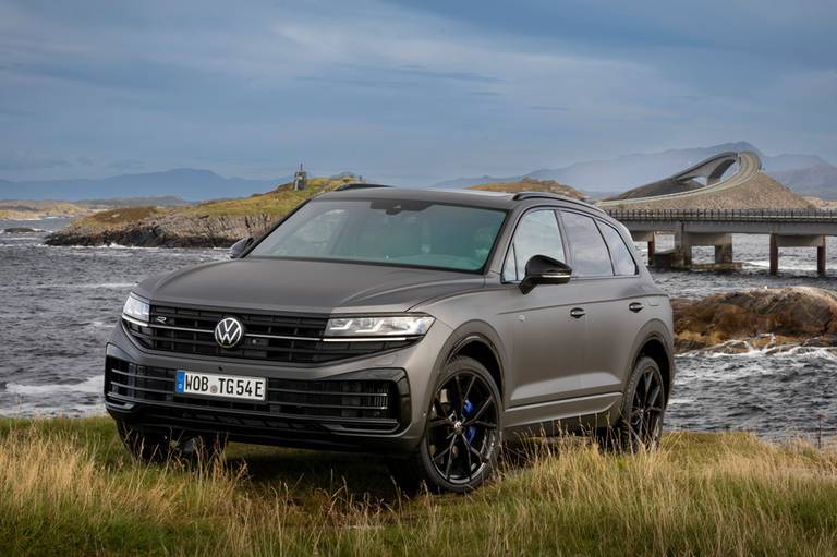 volkswagen touareg R eHybrid 2024 (9)