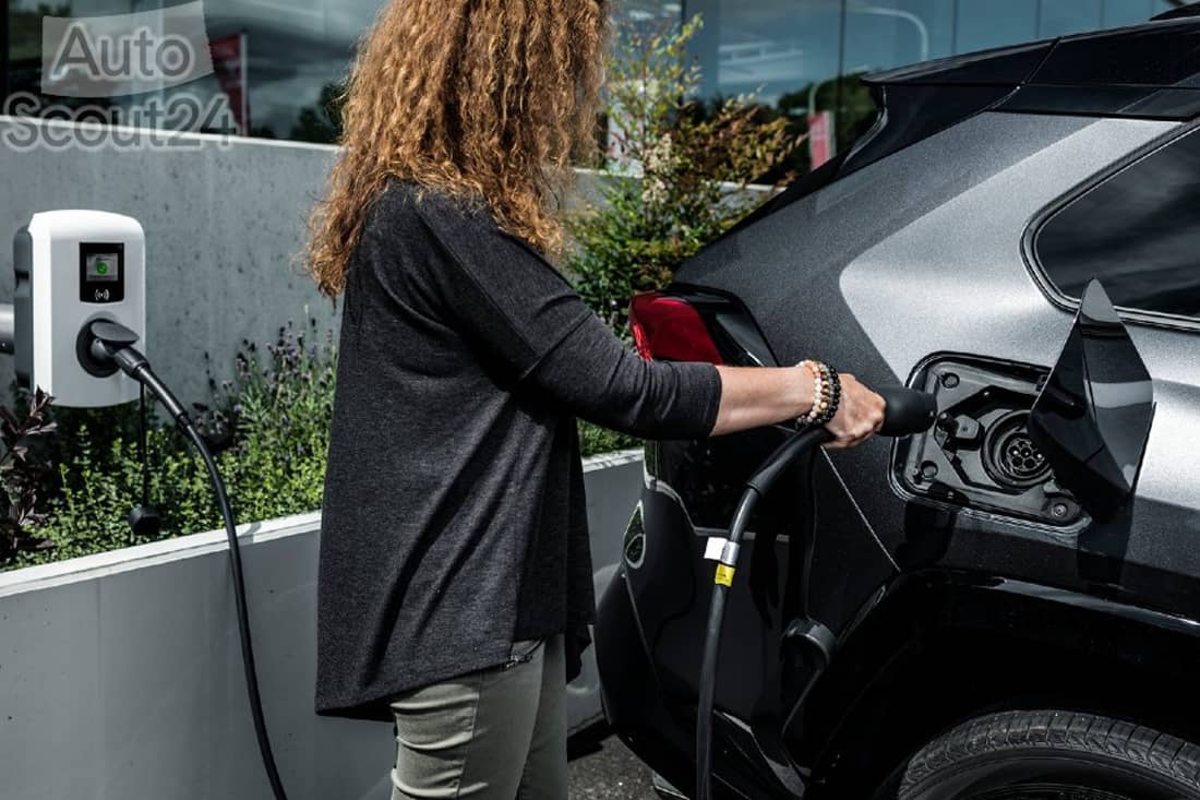 Toyota-RAV4 Plug-in Hybrid-2021-1280-88 (1)