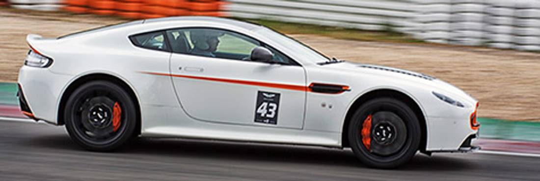 Prueba: Aston Martin V12 Vantage S – Genes de competición