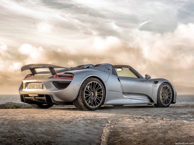Porsche-918 Spyder-2015