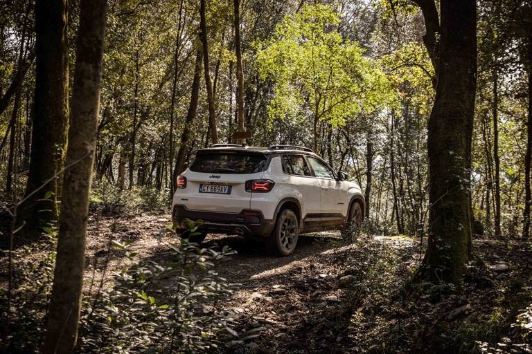jeep-avenger-4xe (5)