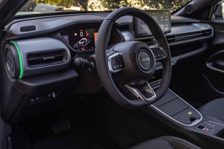 jeep-avenger-4xe (12)