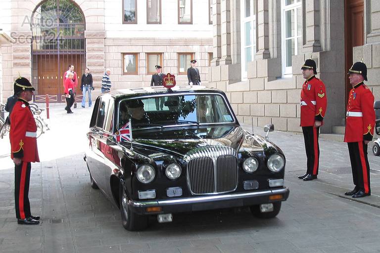 Daimler DS420 Elizabeth II