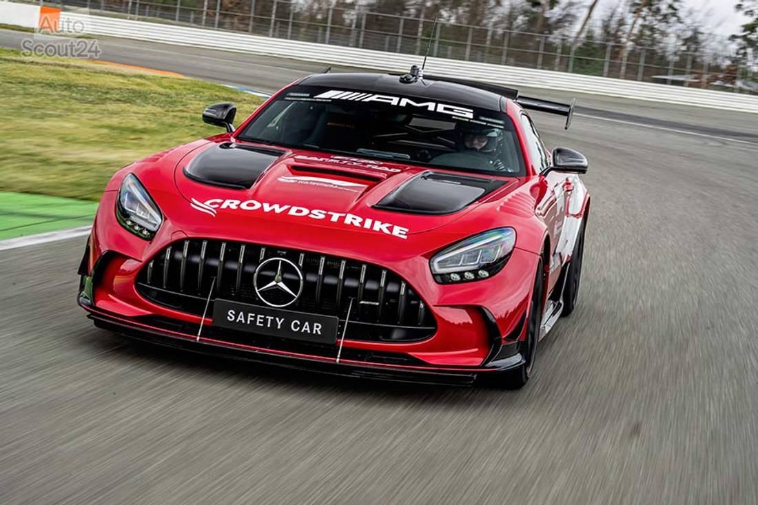 Mercedes-AMG-GT-Black-Series-2022-F1-Safety-Car-10