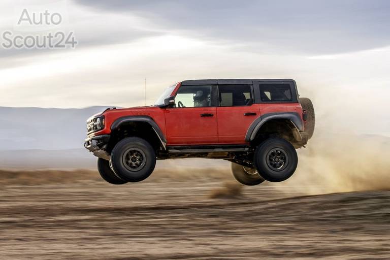 2022-Ford-Bronco-Raptor 16-Copy(1)
