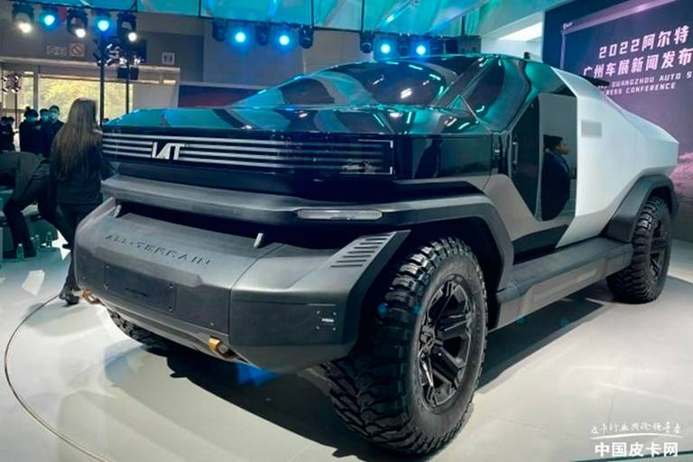 Tesla-cybertruck-chino-t-mad-(6)