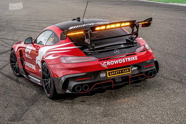 Mercedes-AMG-GT-Black-Series-2022-F1-Safety-Car-26