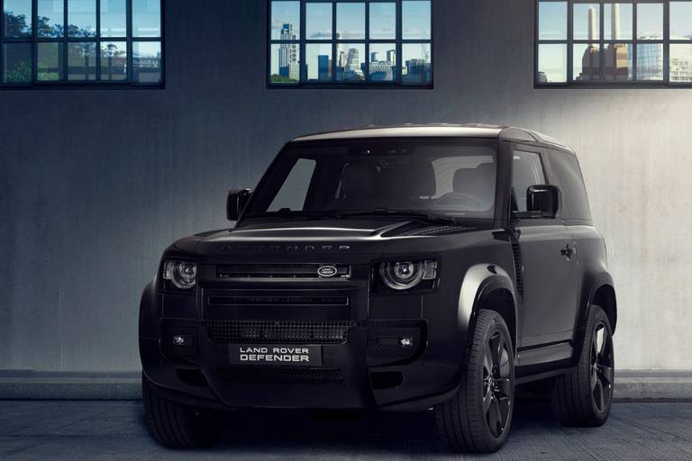DEFENDER EDITION 53 THE CITY-CONQUERING SUV WITH AN ADVENTUROUS SPIRIT 1-1-