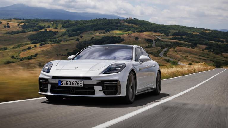 PORSCHE-PANAMERA-GTS-2024 (6)