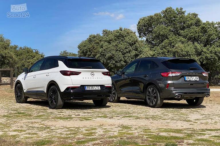 ford kuga phev 2022 vs opel grandland comparativa (1)