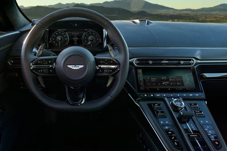 Aston Martin-Vantage-2025-interior