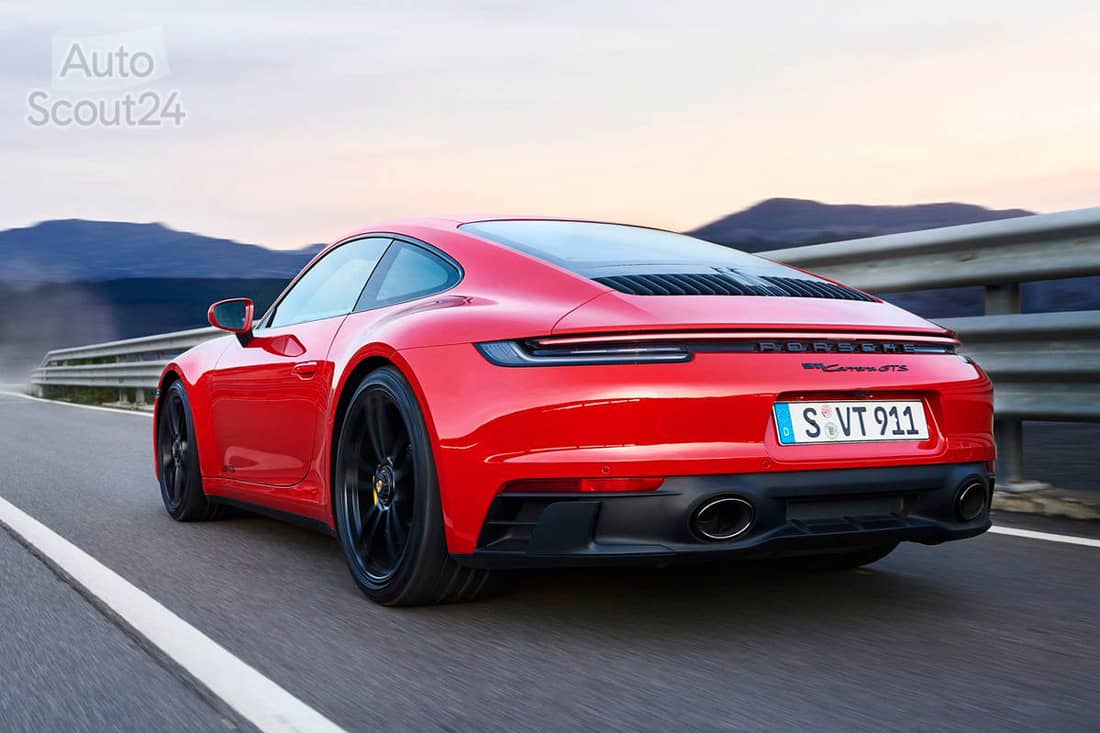 Porsche-911 Carrera GTS-2022-1280-05