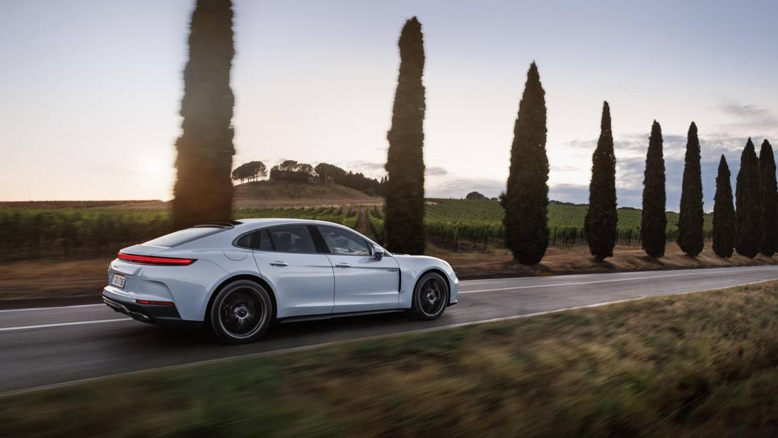 PORSCHE-PANAMERA-GTS-2024 (3)