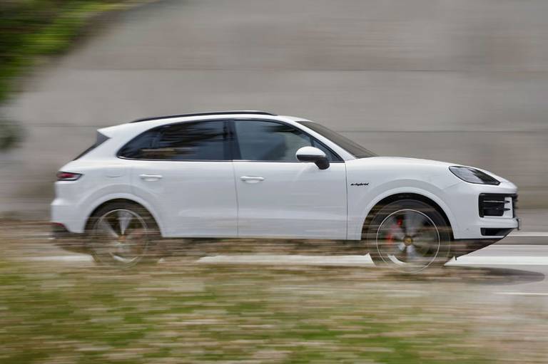 Porsche Cayenne S E-Hybrid (3)