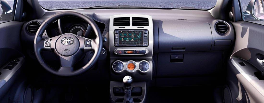 toyota-urban-cruiser-l-04