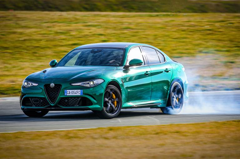 AR Giulia-and-Stelvio-Quadrifoglio (1)