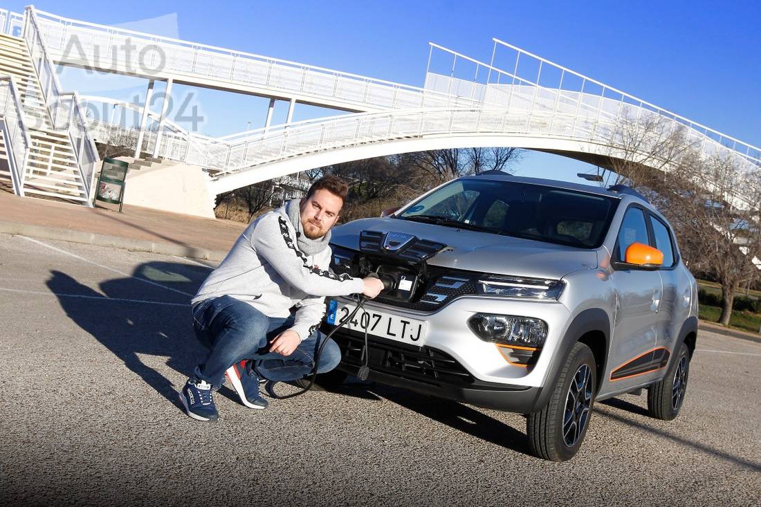 VÍDEO | Prueba del Dacia Spring 100% eléctrico: ¿el mejor coche de ciudad?