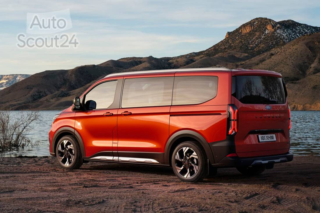2022 FORD TOURNEO ACTIVE 02