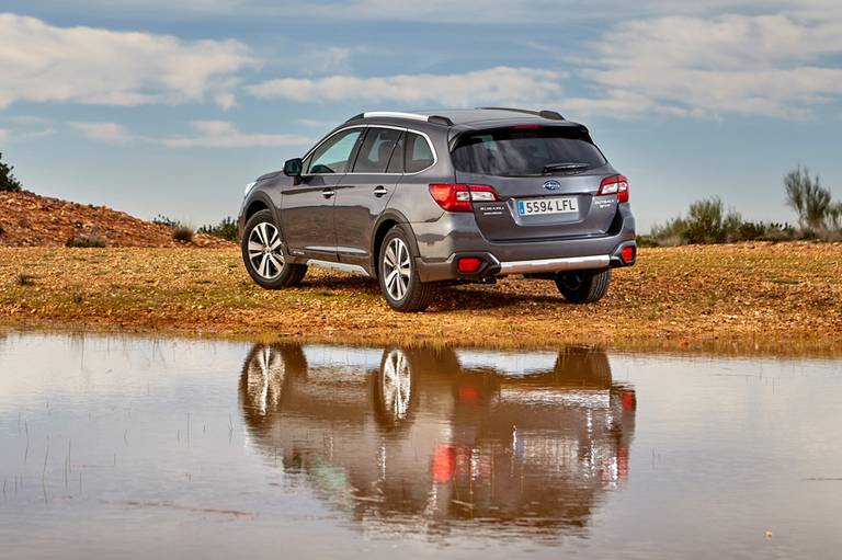 Subaru Outback Silver Edition (26)