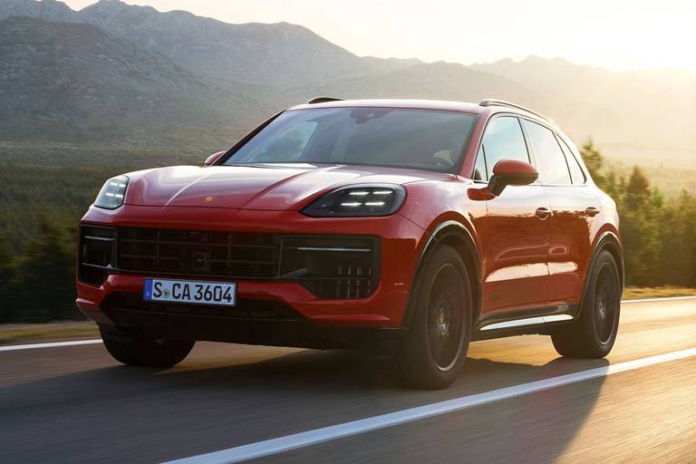 Porsche-Cayenne GTS-2024 (3)