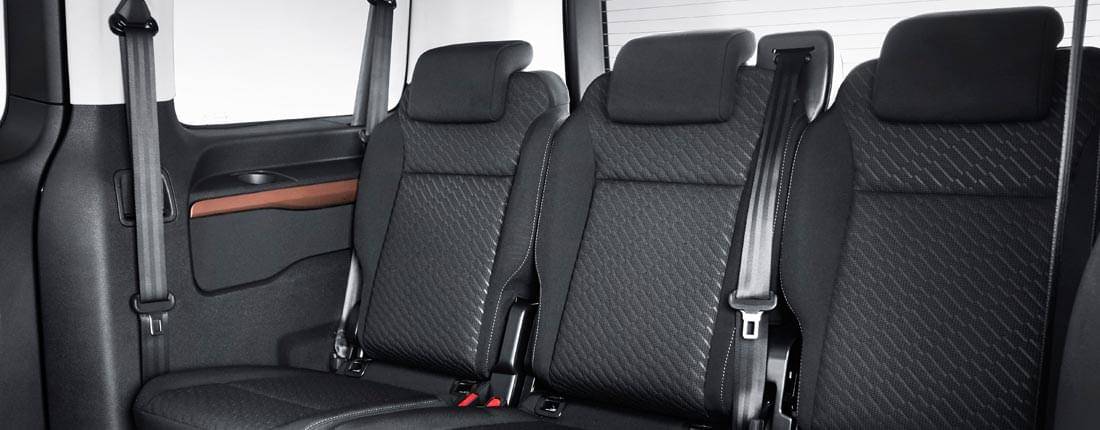 toyota-verso-seats