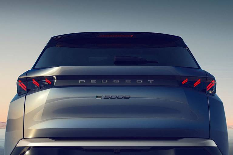 Peugeot-E-5008-2025-1600-26