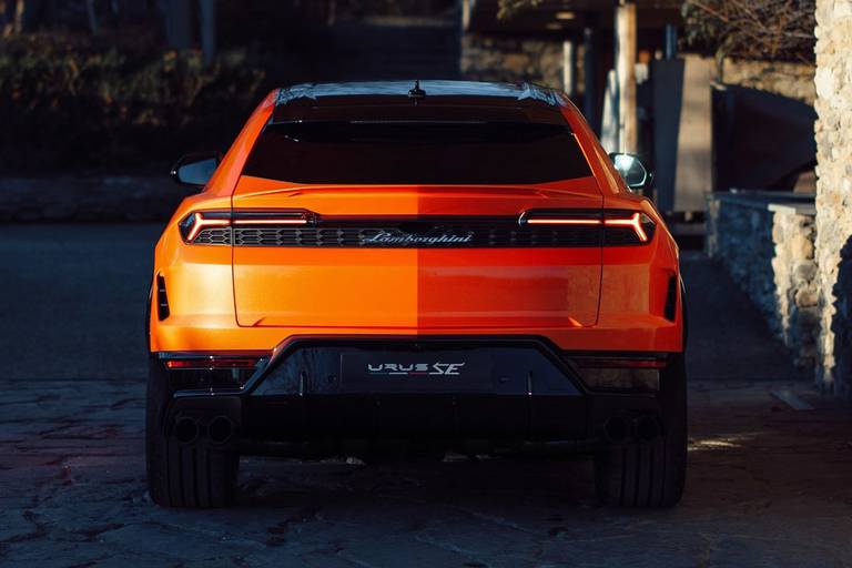 Lamborghini-Urus-SE-2025 (8)