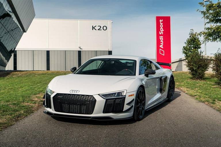 Audi-R8-V10-Plus-Coupé-Competition-Package-autoscout24 (2)