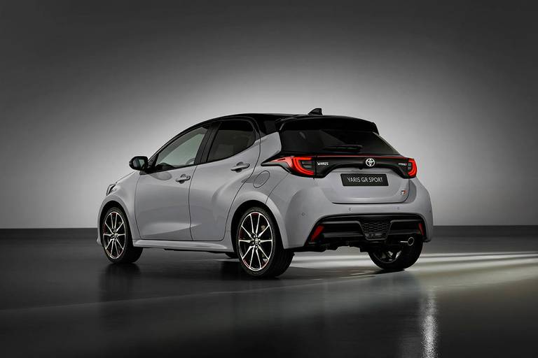 Toyota Yaris GR Sport 2022 (2)