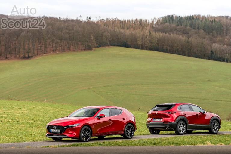 2021 Mazda3 and CX-30 02 (1)