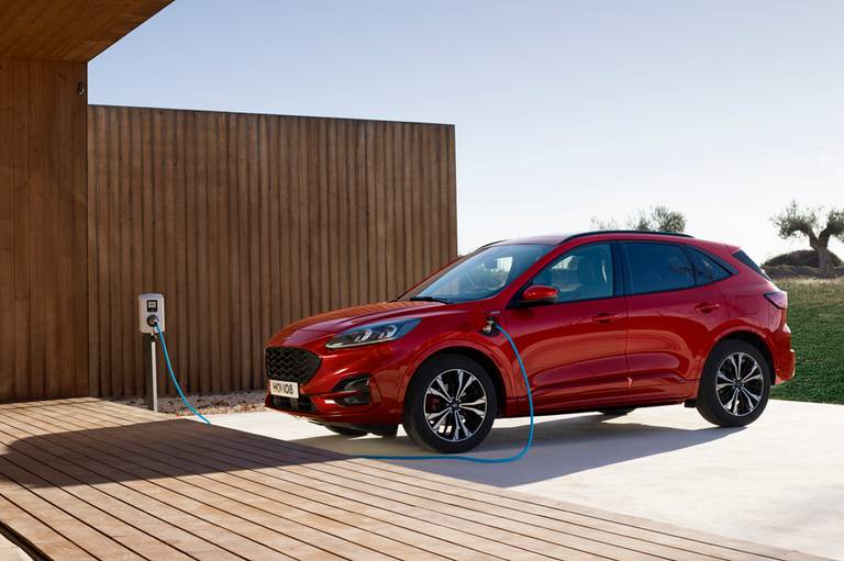 ford kuga plug-in hybrid st-line 2