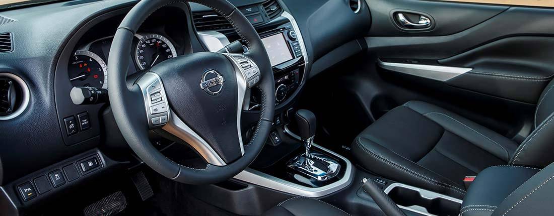 nissan-navara-interieur