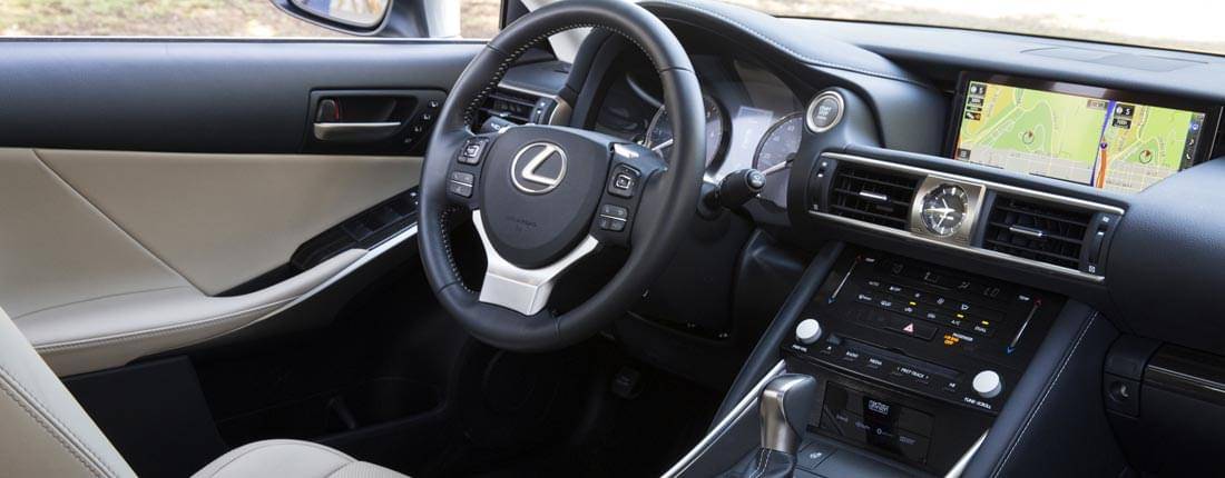 lexus-is-200-l-04.jpg