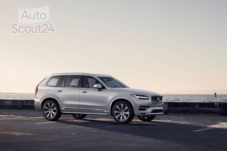 Volvo SUV recharge (1)