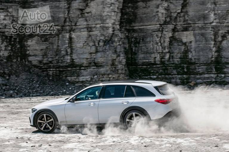 Mercedes-Benz-C-Class All-Terrain-2022-1600-0f