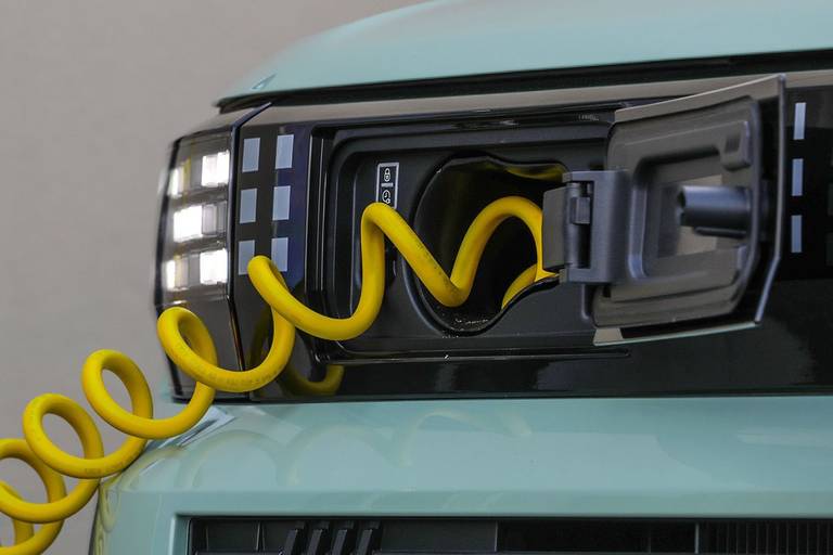 Fiat-Grande Panda-2025-1600-32