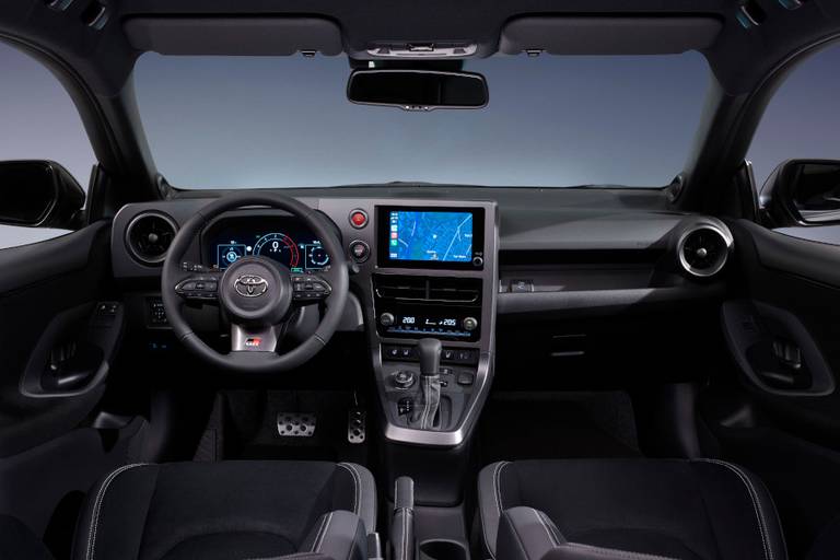 interior-toyota-gr-yaris-2024 (9)