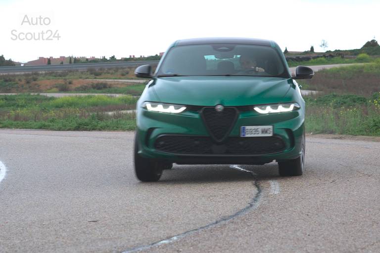 Alfa-Romeo-Tonale-tributo-italiano-phev-2024 (2)