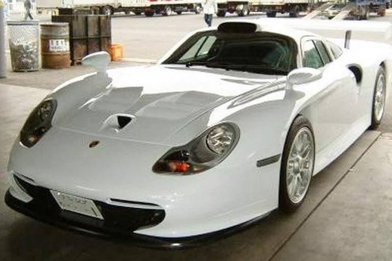 Porsche-911-GT1-2
