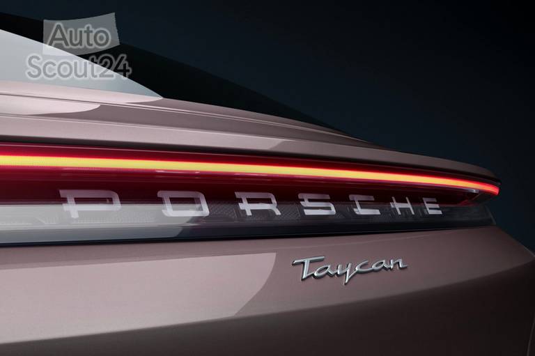 2021-Porsche-Taycan-1