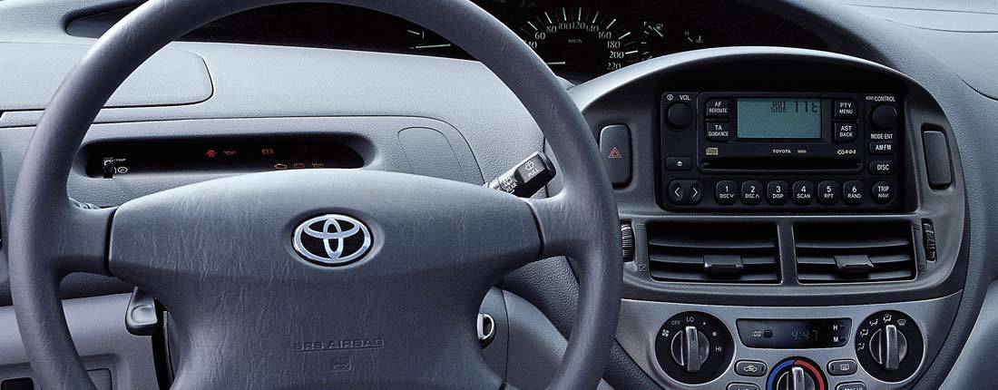 toyota-previa-l-03