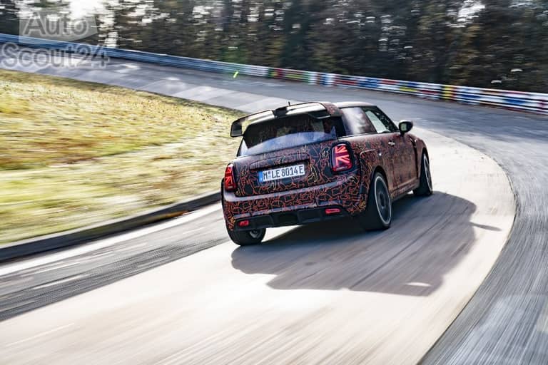 mini-john-cooper-works-electric.67-highRes (2)