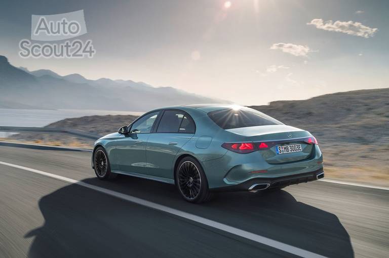 Mercedes-Benz-E-Class-2024-1600-27