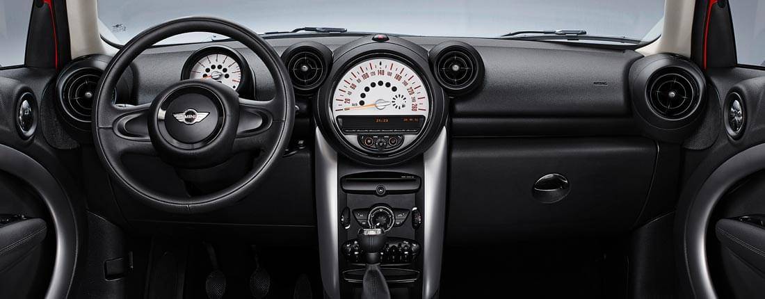 mini-one-d-countryman-interior