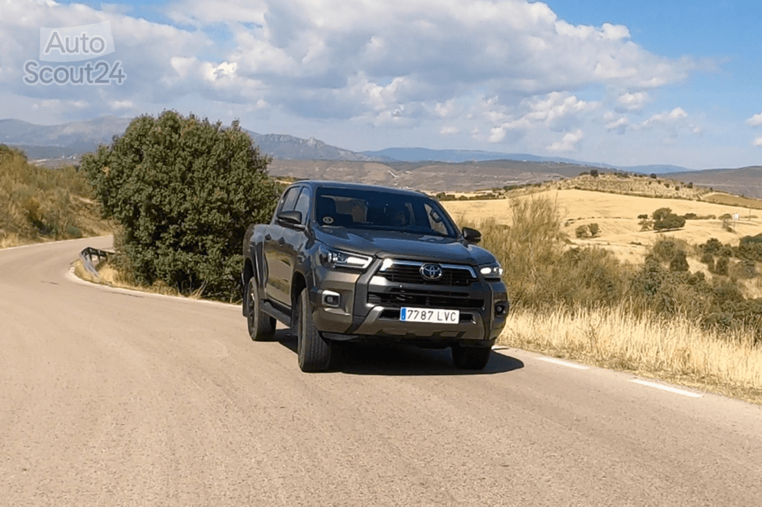 33 toyota hilux 2022