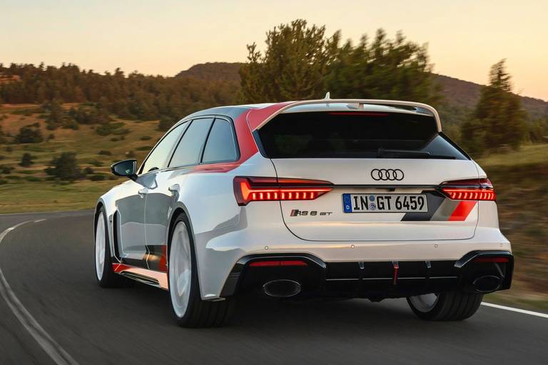 Audi-RS6 Avant GT-2024 curva