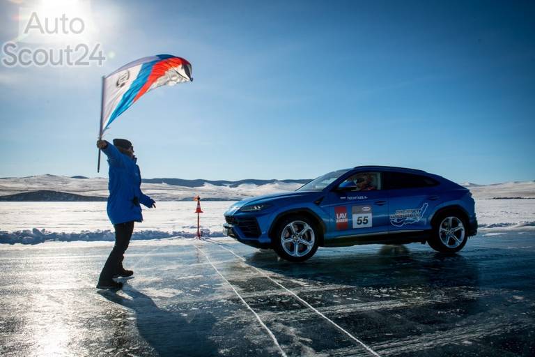 Lamborghini Urus sobre hielo