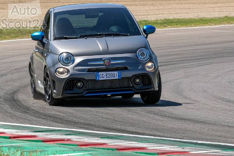 Fiat-F595 Abarth-2022-1280-07 (1)