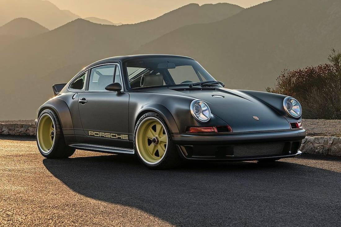 Porsche-911-964-singer-naples-commission (20)