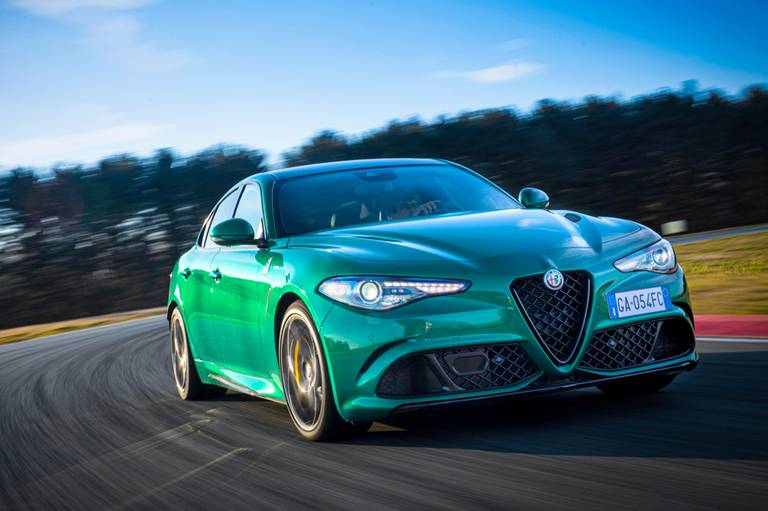 AR Giulia-and-Stelvio-Quadrifoglio (2)